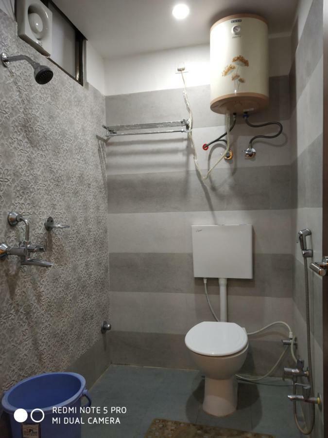 Hotel Aadesh Palace Varanasi Esterno foto